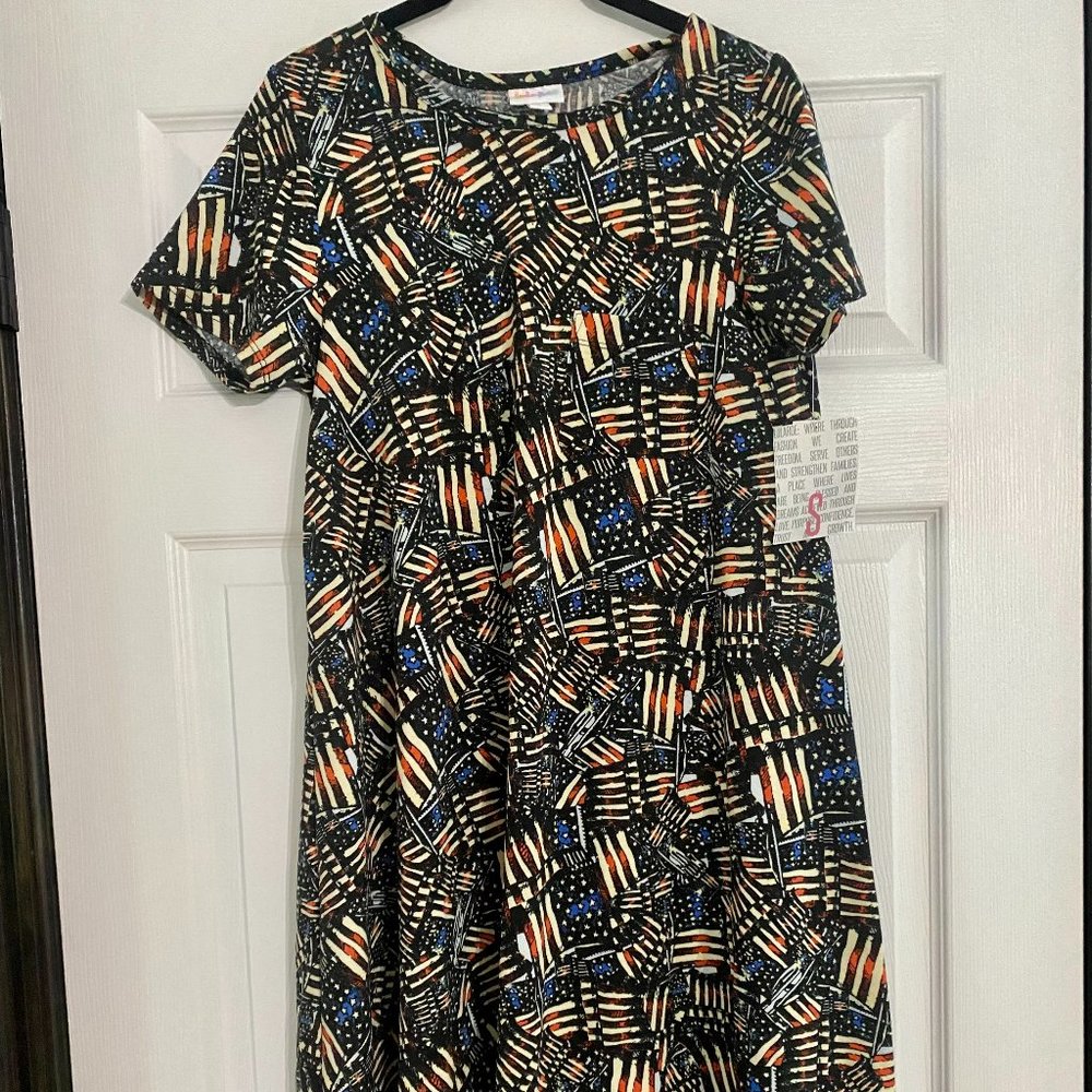 NWT Lularoe Carly - S